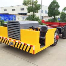 Girder transporting vehicle for launcher grider crane